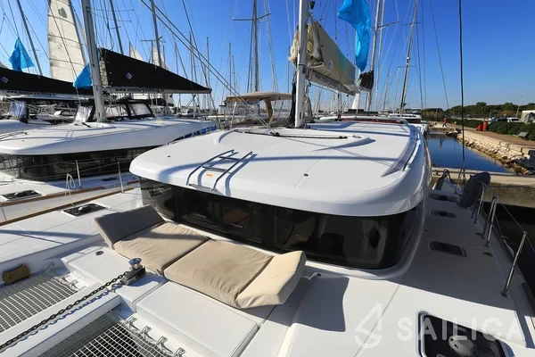 Lagoon 40 - Yacht Charter Sailica