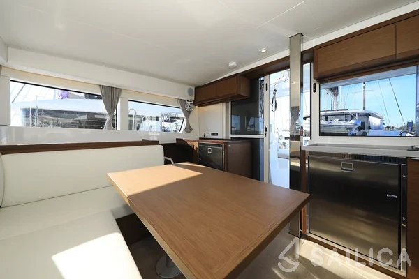 Lagoon 40 - Yacht Charter Sailica