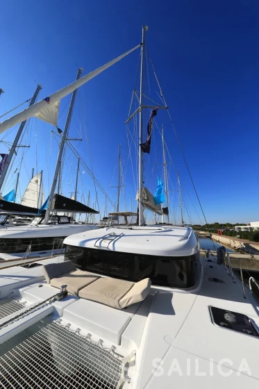 Lagoon 40 - Yacht Charter Sailica