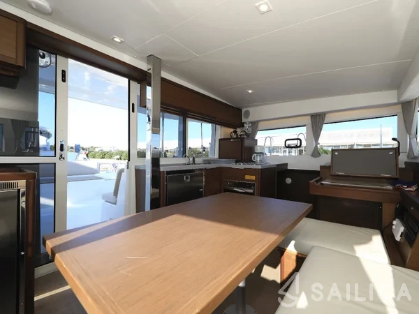 Lagoon 40 - Yacht Charter Sailica