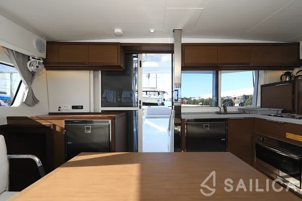 Lagoon 40 - Yacht Charter Sailica