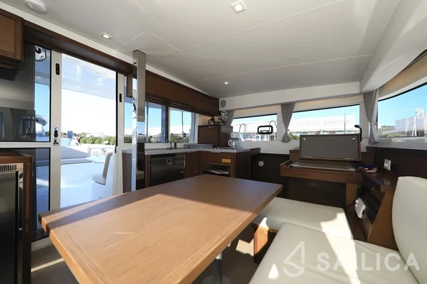 Lagoon 40 - Yacht Charter Sailica