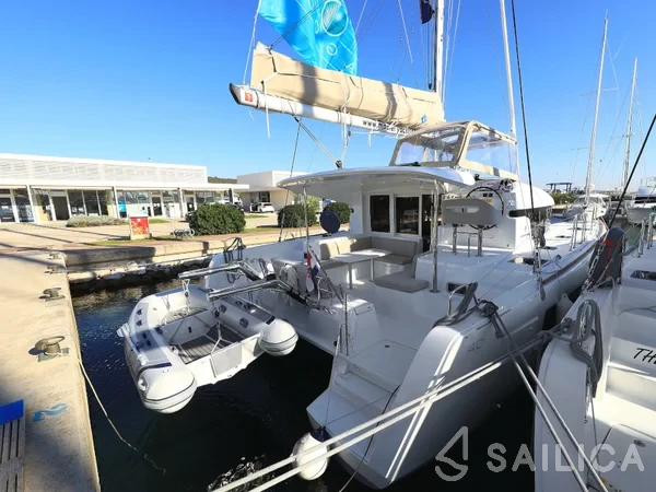 Lagoon 40 - Yacht Charter Sailica