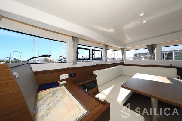 Lagoon 40 - Yacht Charter Sailica