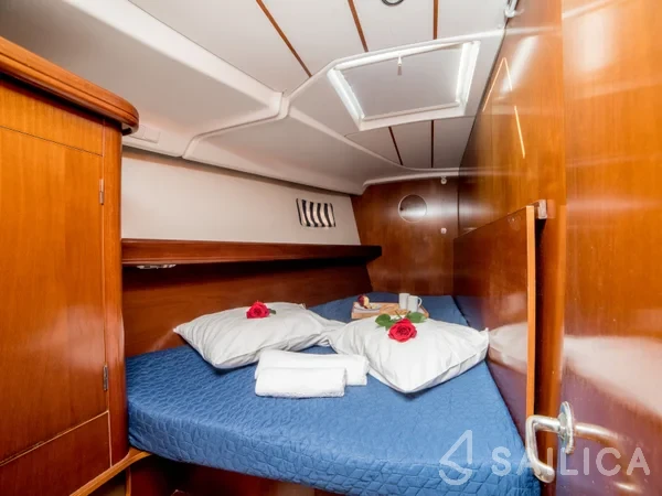 Oceanis 473 - Yacht Charter Sailica