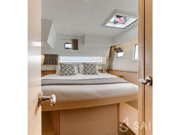 Lagoon 42 - Yacht Charter Sailica
