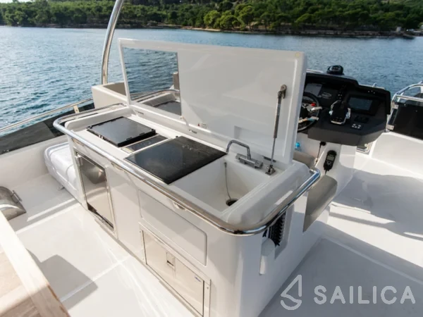 Aquila 44 Power catamaran - Yacht Charter Sailica