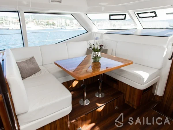 Aquila 44 Power catamaran - Yacht Charter Sailica