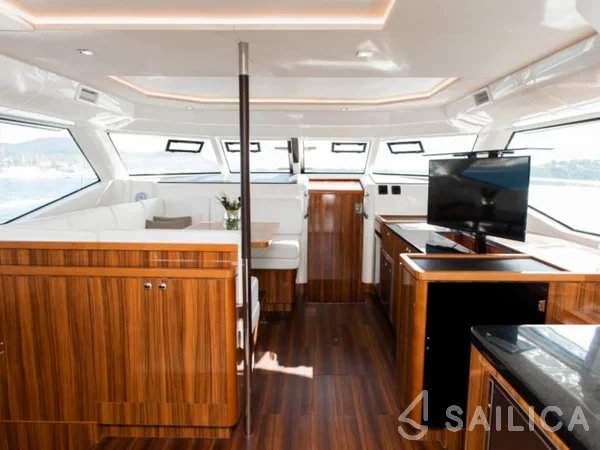Aquila 44 Power catamaran - Yacht Charter Sailica