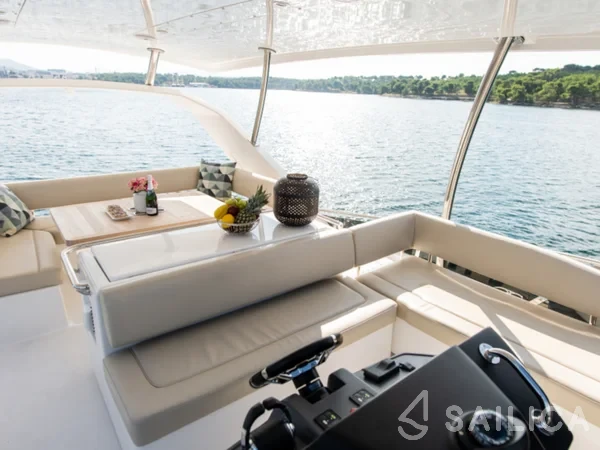 Aquila 44 Power catamaran - Yacht Charter Sailica