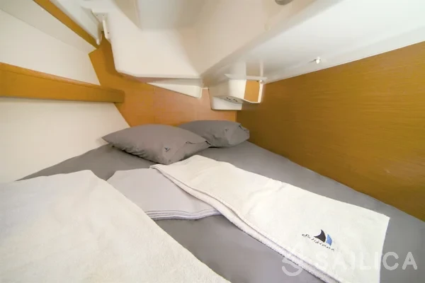 Sun Odyssey 36i - Yacht Charter Sailica