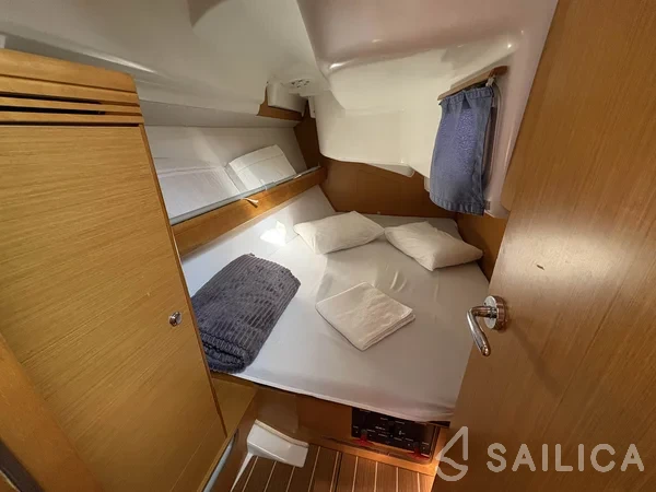 Sun Odyssey 36i - Yacht Charter Sailica