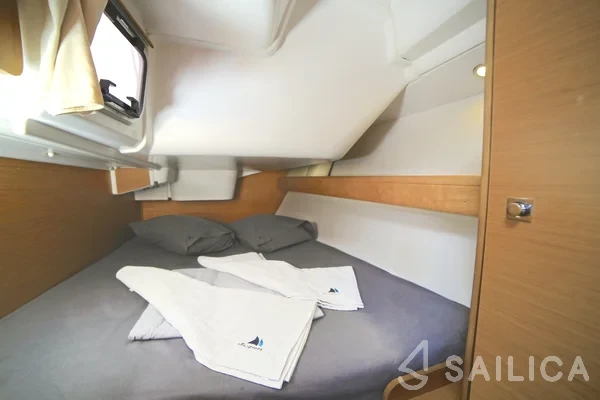 Sun Odyssey 36i - Yacht Charter Sailica