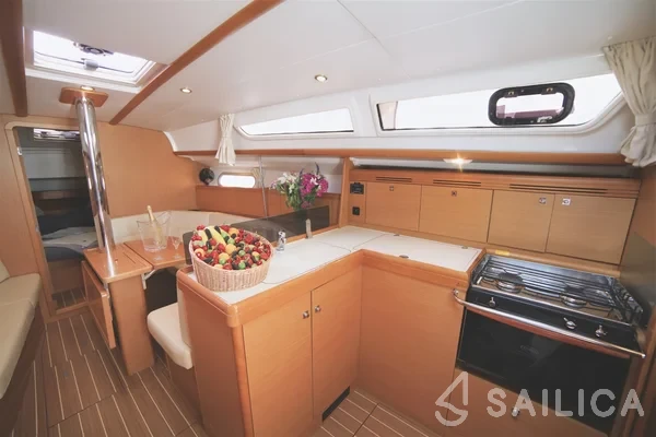 Sun Odyssey 36i - Yacht Charter Sailica