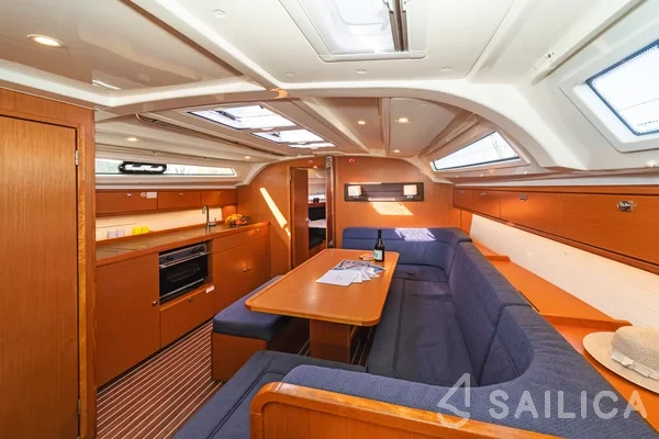 Bavaria 41 Cruiser - Yacht Charter Sailica