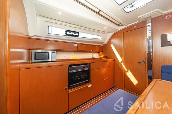 Bavaria 41 Cruiser - Yacht Charter Sailica