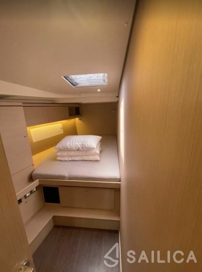 Oceanis 51.1 - Yacht Charter Sailica