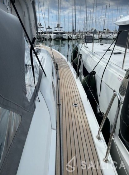 Oceanis 51.1 - Yacht Charter Sailica