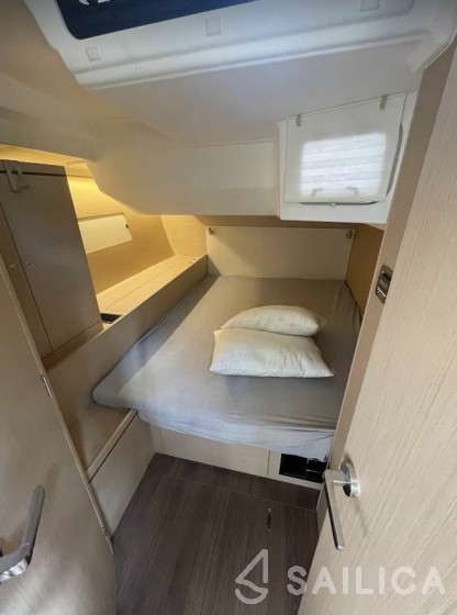 Oceanis 51.1 - Yacht Charter Sailica