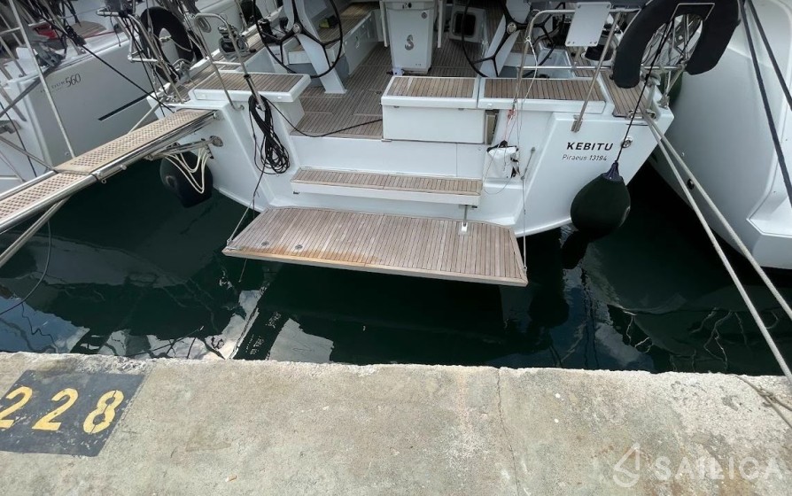 Oceanis 51.1 - Yacht Charter Sailica