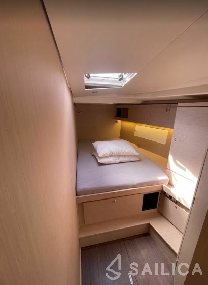 Oceanis 51.1 - Yacht Charter Sailica