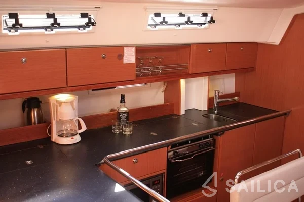 Bavaria 45 Cruiser - Yacht Charter Sailica