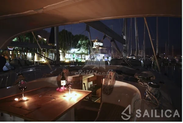 Bavaria 45 Cruiser - Yacht Charter Sailica