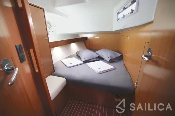Bavaria 45 Cruiser - Yacht Charter Sailica