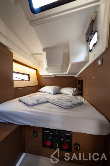 Oceanis 46.1 - Yacht Charter Sailica