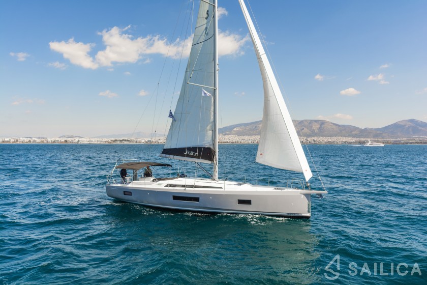 Oceanis 51.1 - Yacht Charter Sailica