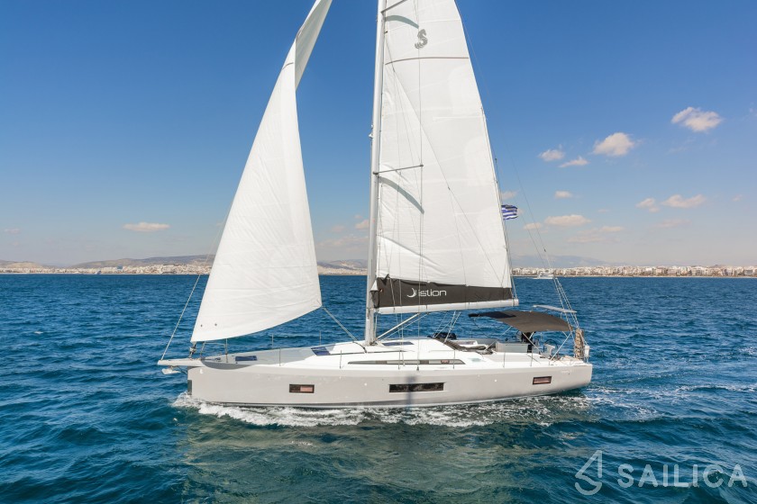 Oceanis 51.1 - Yacht Charter Sailica
