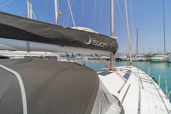 Oceanis 51.1 - Yacht Charter Sailica