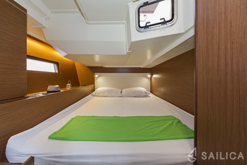 Oceanis 51.1 - Yacht Charter Sailica