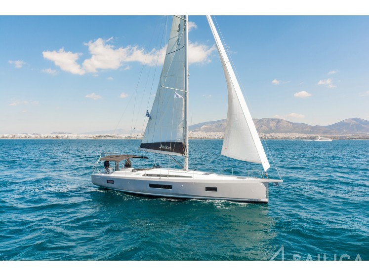 Oceanis 51.1 - Yacht Charter Sailica