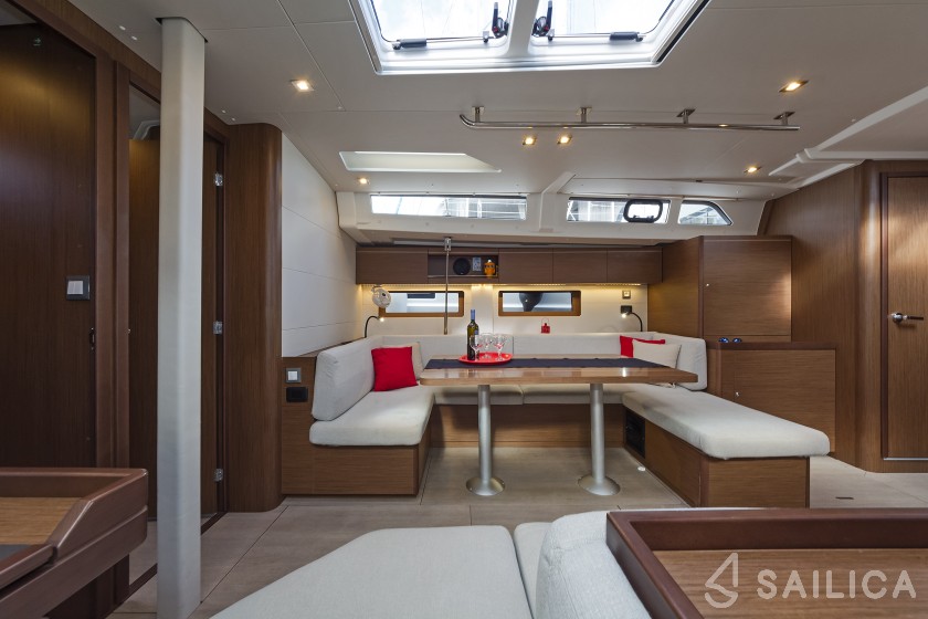 Oceanis 51.1 - Yacht Charter Sailica