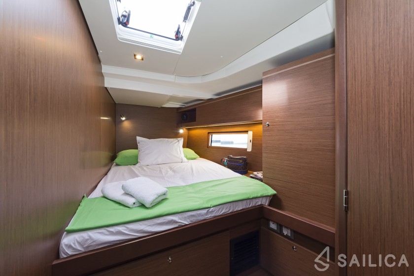 Oceanis 51.1 - Yacht Charter Sailica
