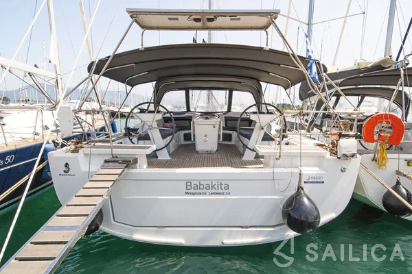 Oceanis 51.1 - Yacht Charter Sailica