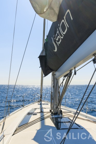 Oceanis 51.1 - Yacht Charter Sailica