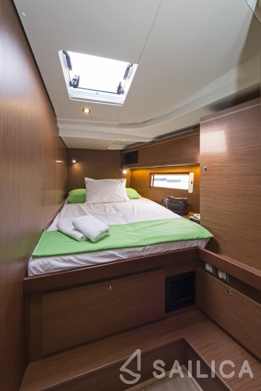 Oceanis 51.1 - Yacht Charter Sailica