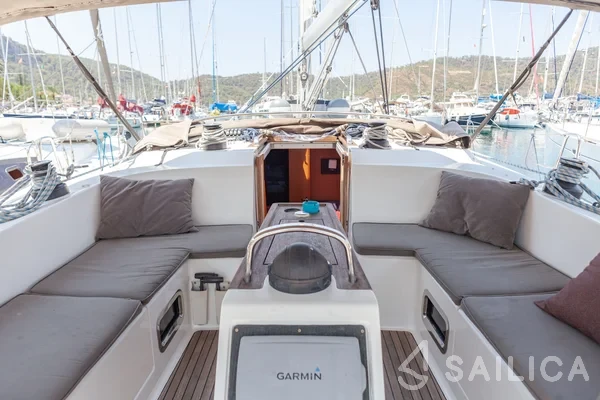Bavaria 46 Cruiser - Yacht Charter Sailica
