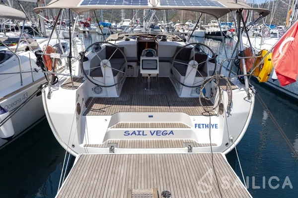 Bavaria 46 Cruiser - Yacht Charter Sailica