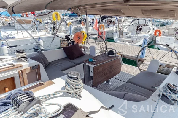 Bavaria 46 Cruiser - Yacht Charter Sailica