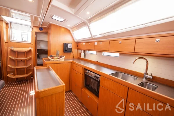 Bavaria 46 Cruiser - Yacht Charter Sailica