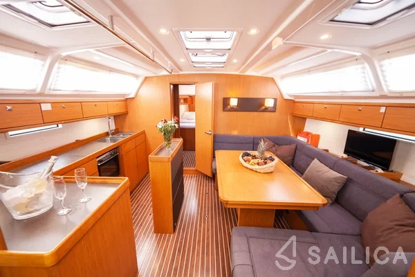 Bavaria 46 Cruiser - Yacht Charter Sailica