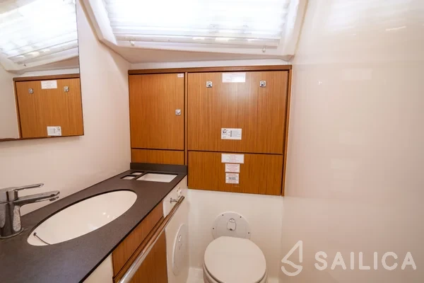 Bavaria 46 Cruiser - Yacht Charter Sailica