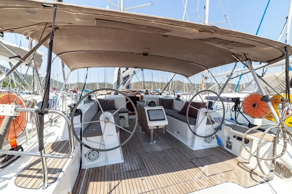 Bavaria 46 Cruiser - Yacht Charter Sailica