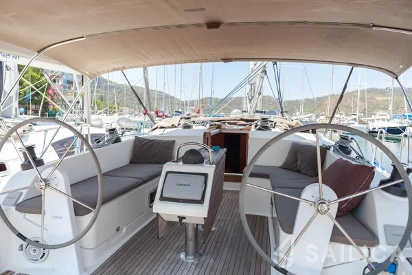 Bavaria 46 Cruiser - Yacht Charter Sailica