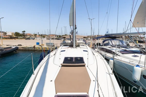 Jeanneau 54 - Yacht Charter Sailica