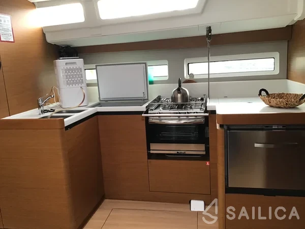 Sun Odyssey 490 - Yacht Charter Sailica