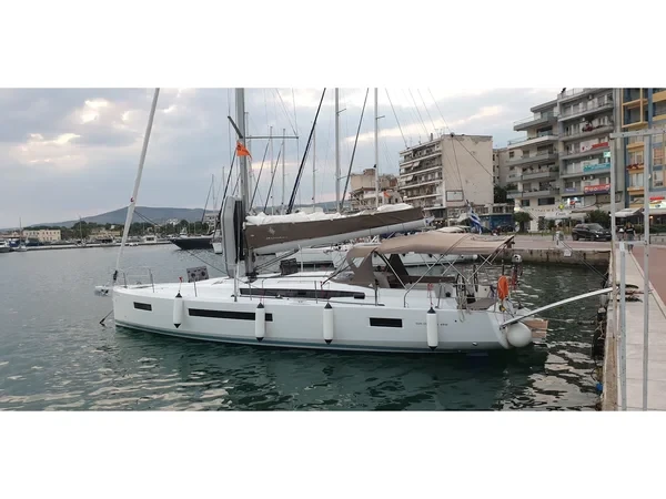 Sun Odyssey 490 - Yacht Charter Sailica